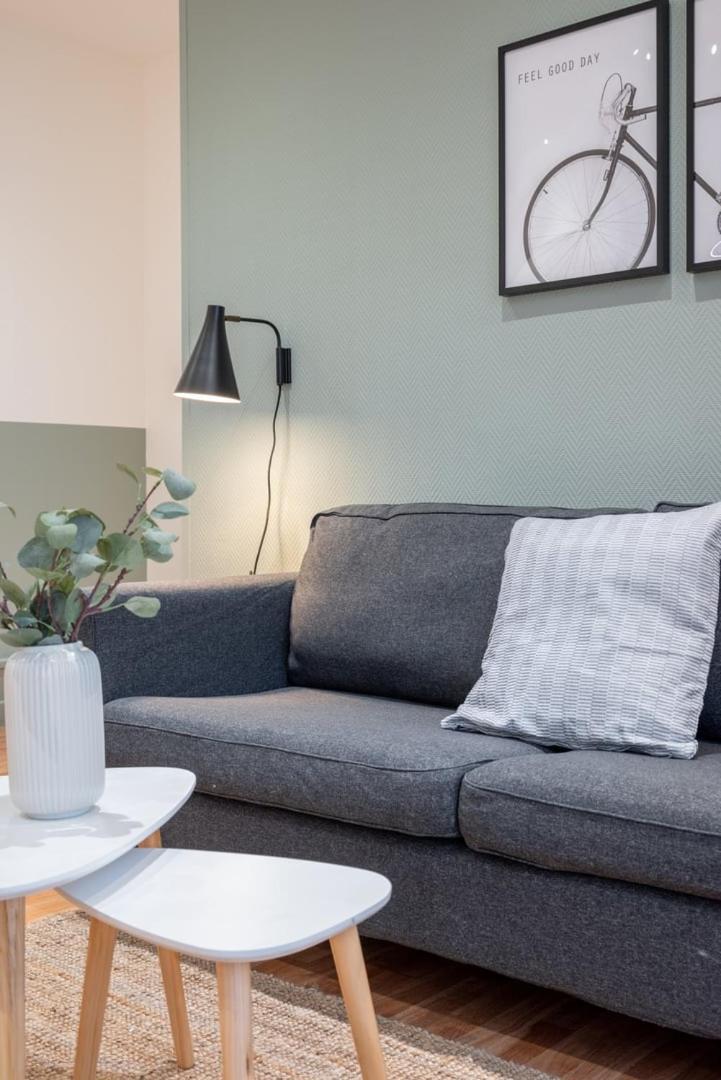 Apartment For 4 In Front Of Lille Flandres Station Exterior photo
